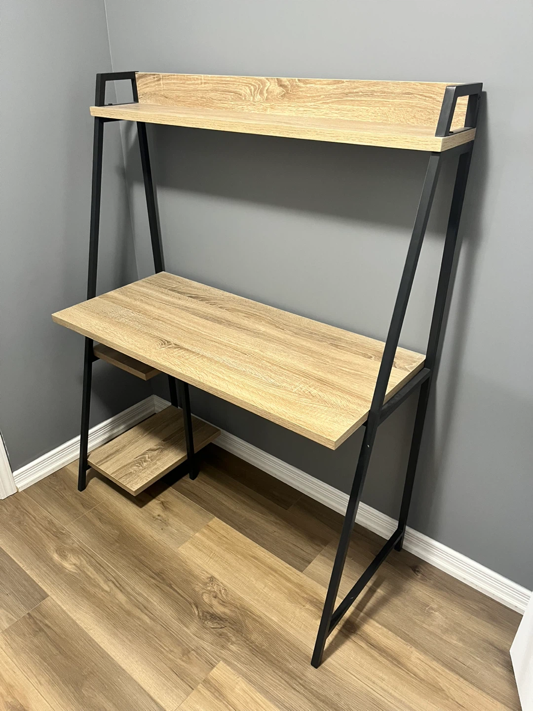 ✨ Desk for Sale – Like New Condition ✨