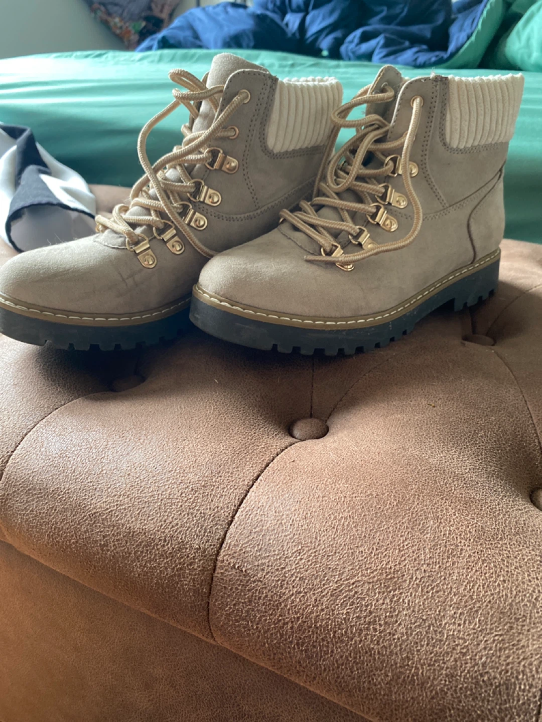Women's Tan Lace-Up Hiking Boots - Size 6M - photo 3