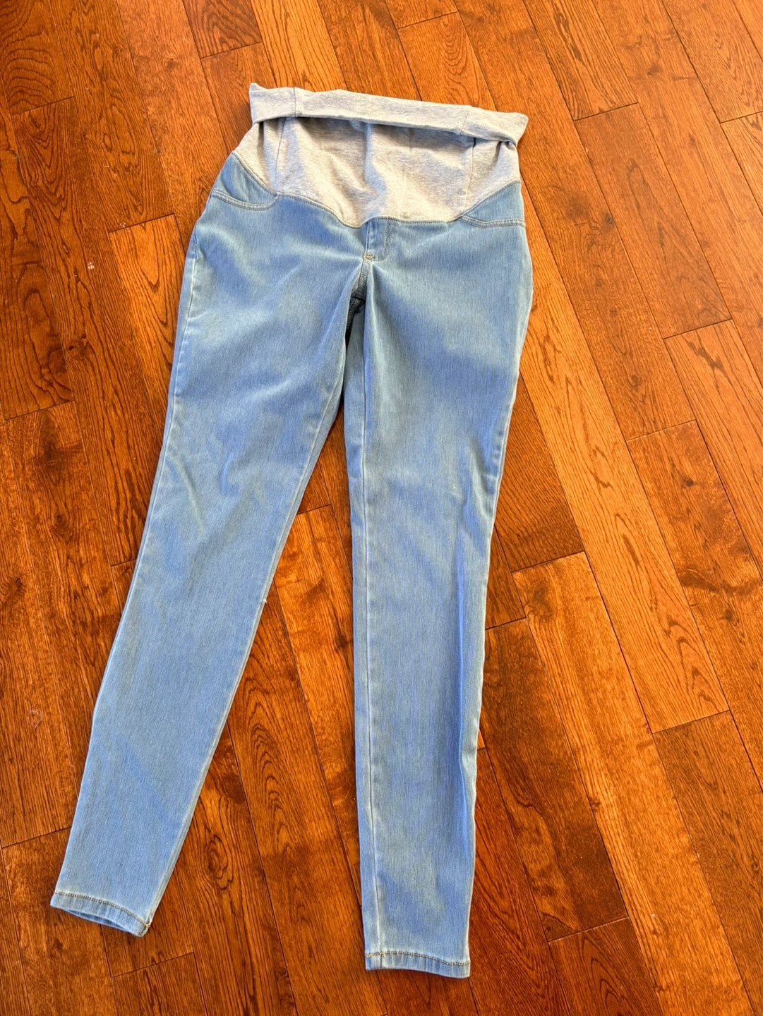 Maternity Jeans Light Wash