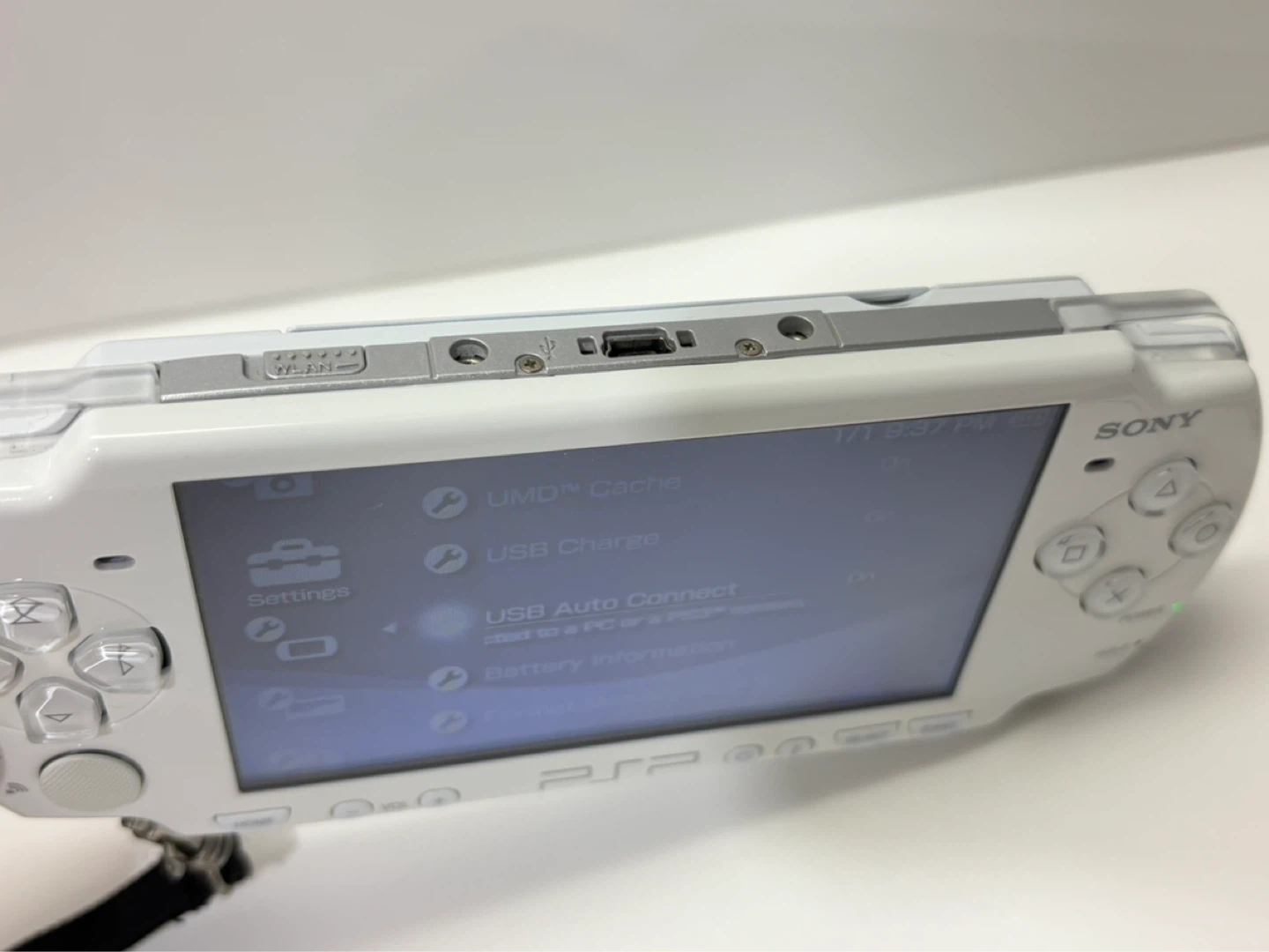 Psp 2001 Sony Star Wars Edition with hardcase and Charger - photo 3