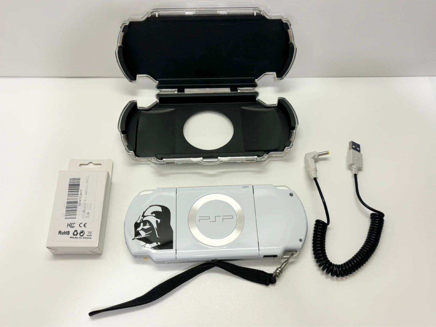 Psp 2001 Sony Star Wars Edition with hardcase and Charger - photo 2