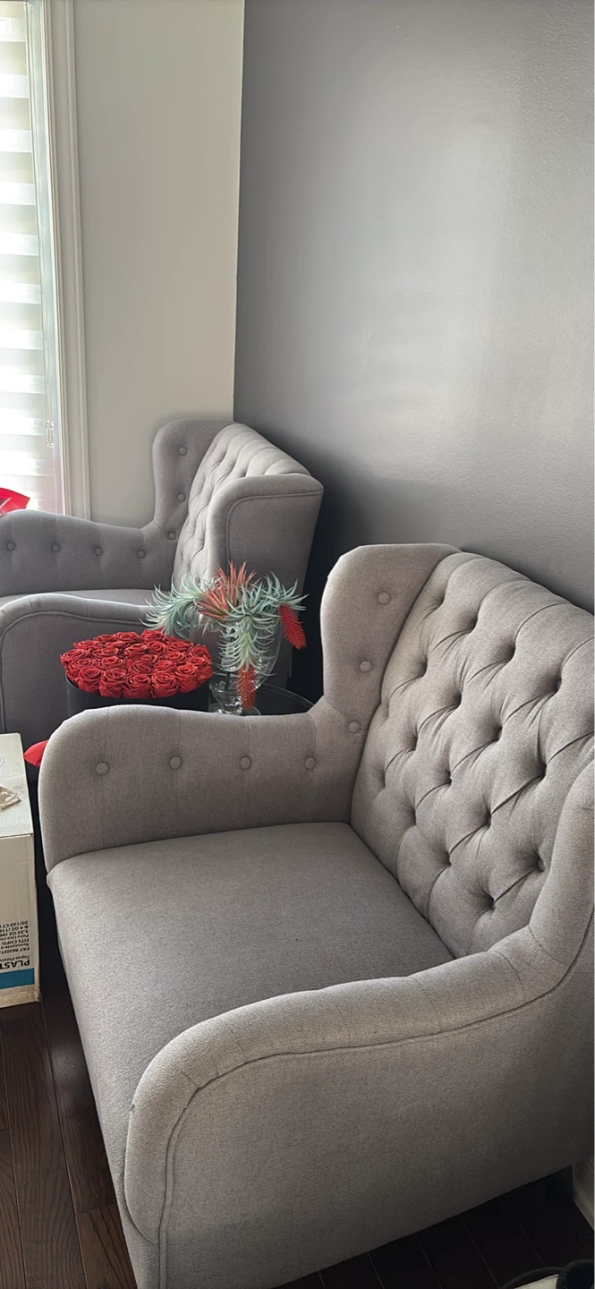 Grey Tufted Accent Chair - photo 2
