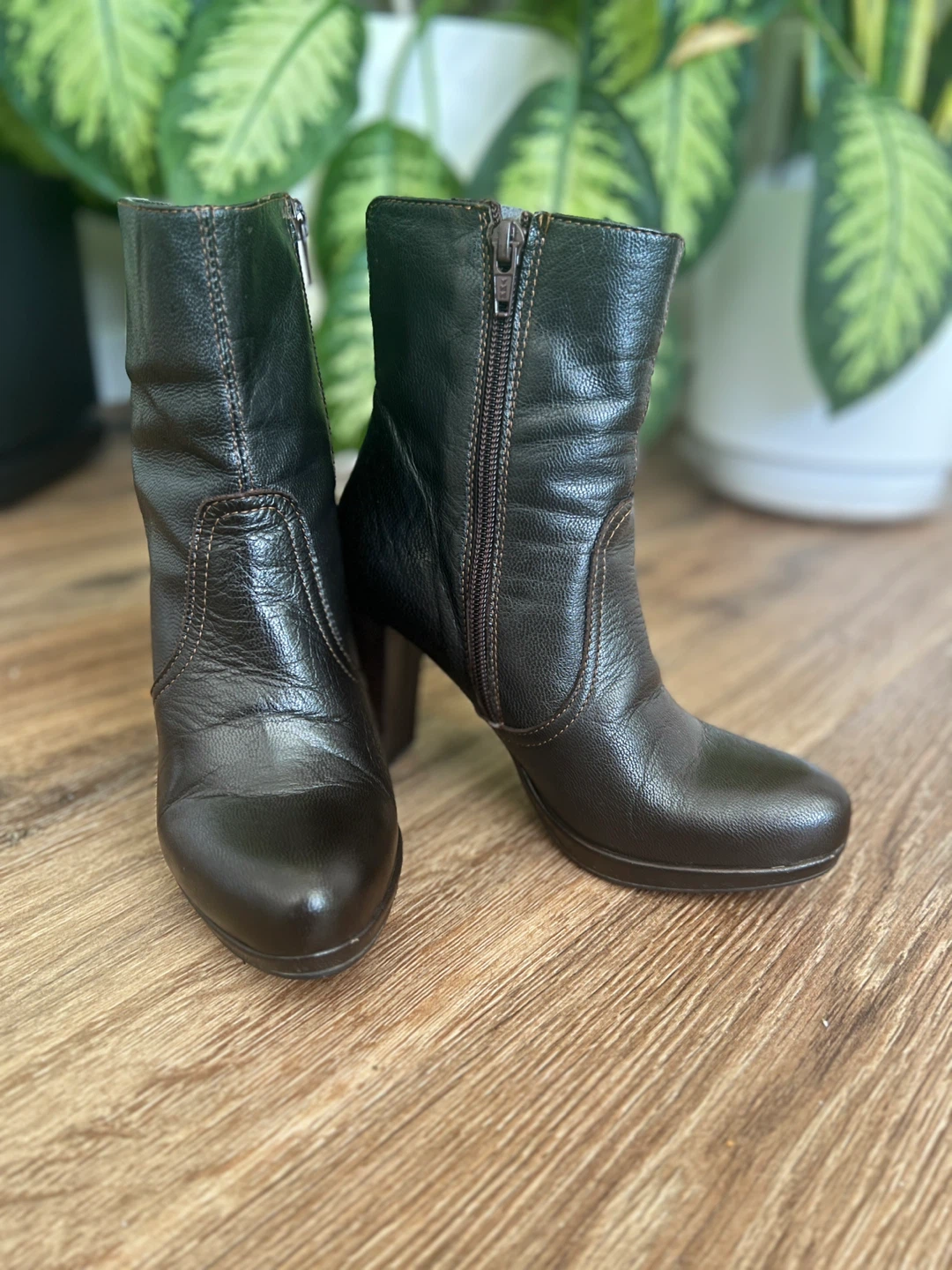 Dark Brown Leather Ankle Boots Size 36 - photo 2