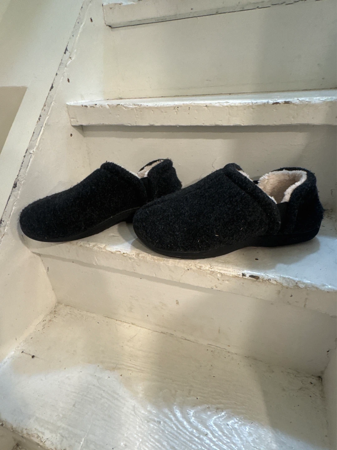 Black Fleece Lined Slippers - XL size 13 14 Men’s - photo 2