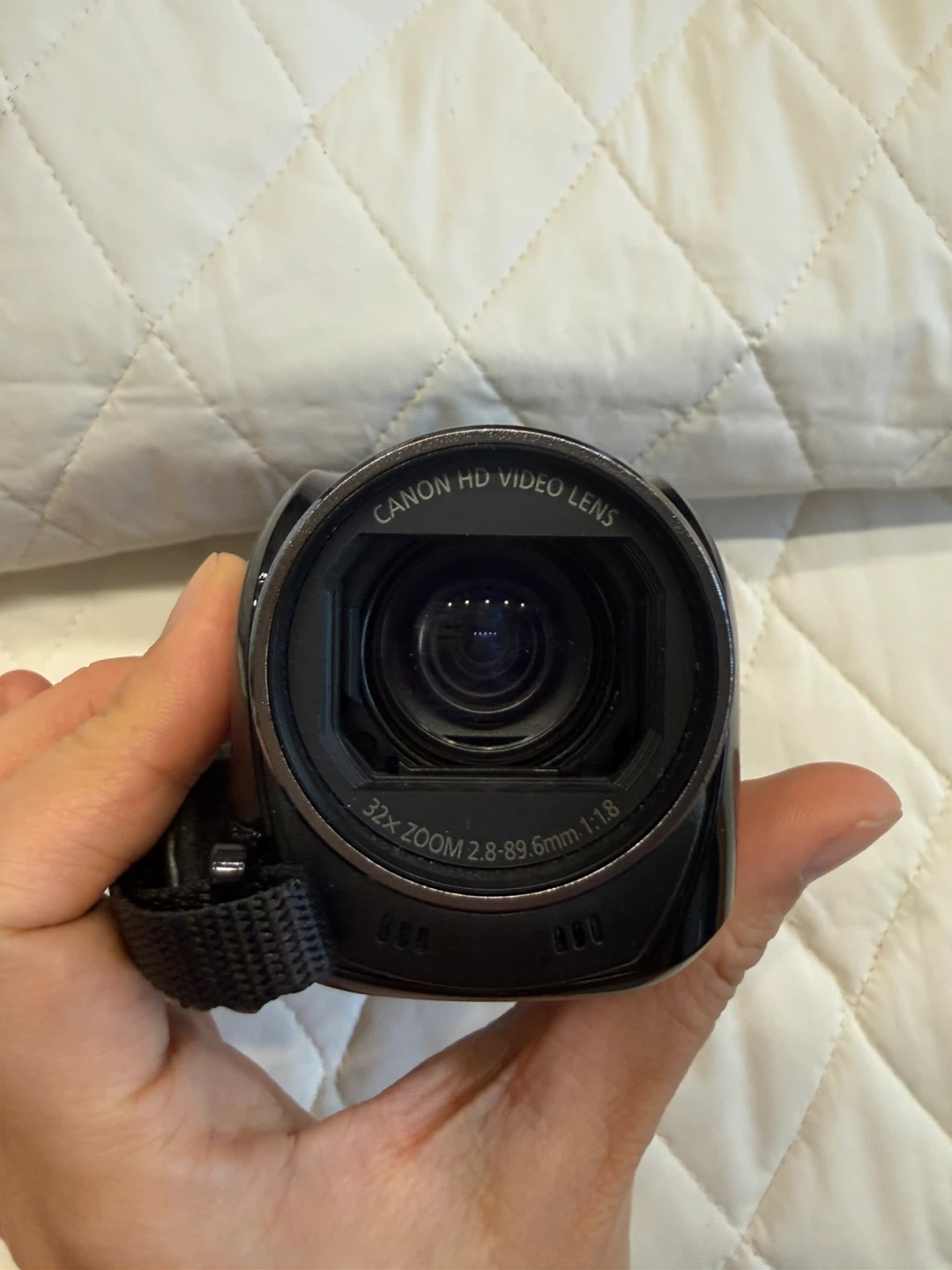 Canon VIXIA HF R500 HD Camcorder, no battery and charger - photo 5