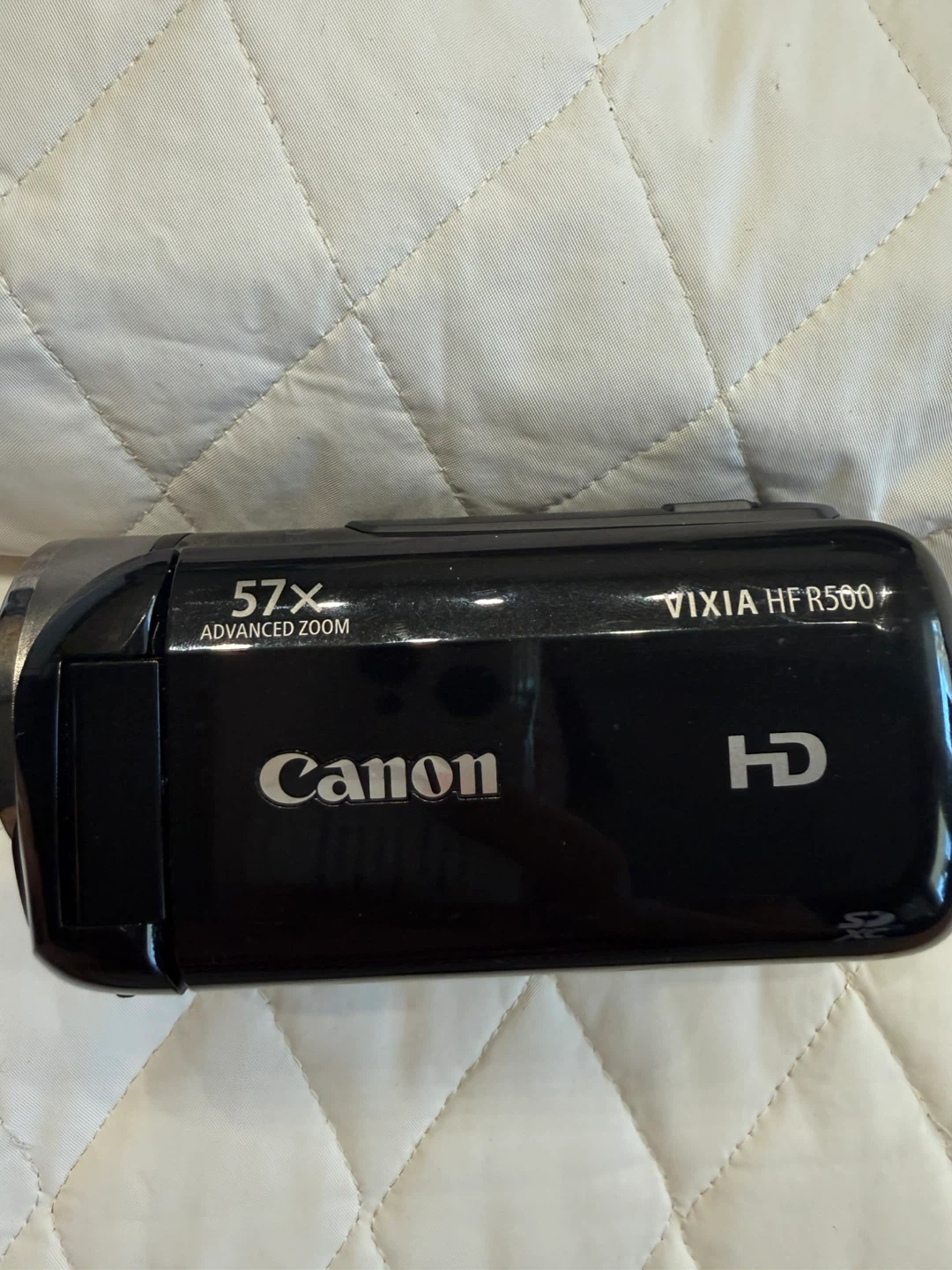 Canon VIXIA HF R500 HD Camcorder, no battery and charger