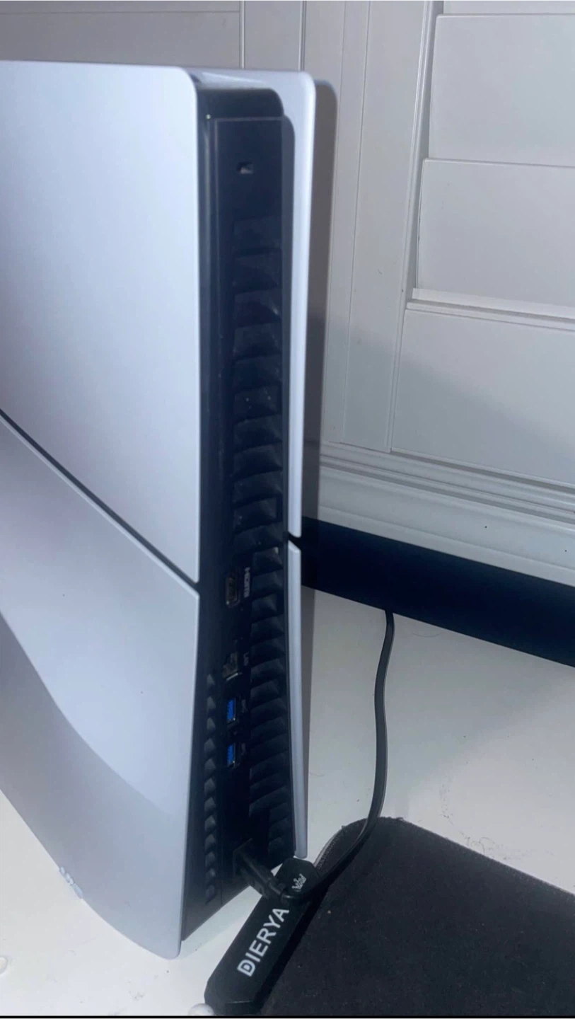 PS5 slim 1TB (PRICE IS NEGOTIABLE) - photo 4