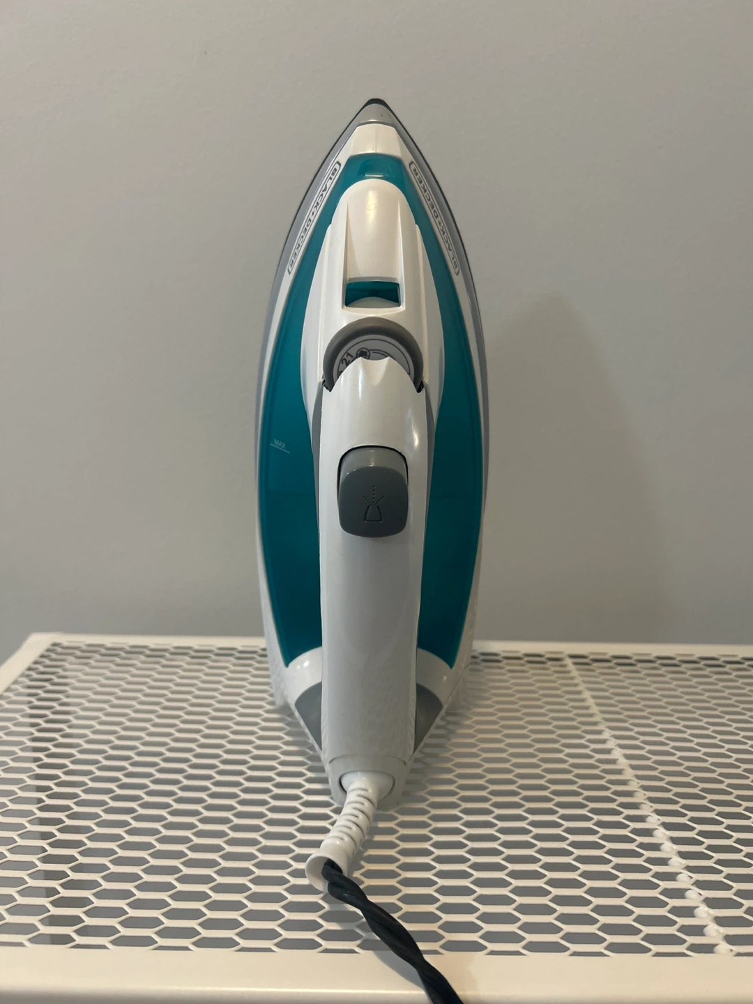 Black+Decker Iron - photo 2