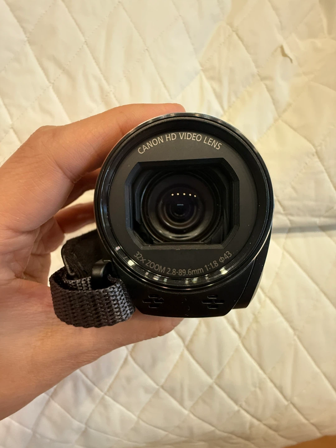 Canon VIXIA HF R800 HD Camcorder, Include battery, No charger - photo 4