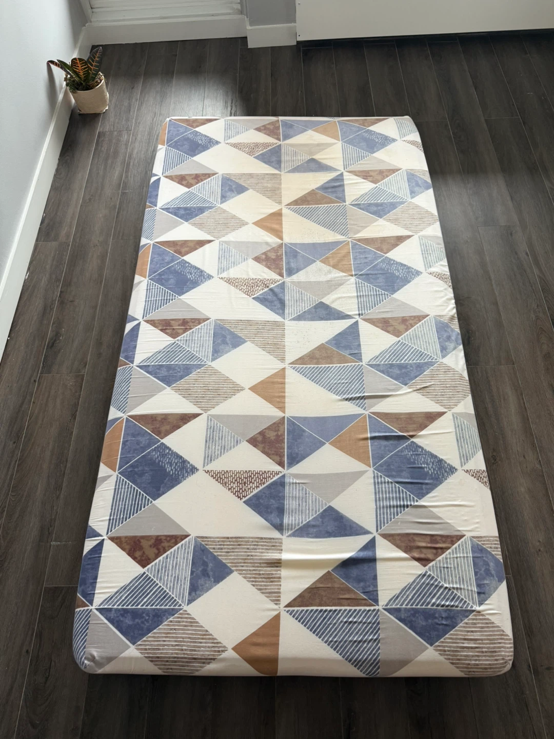 Geometric Pattern Twin Mattress - photo 2
