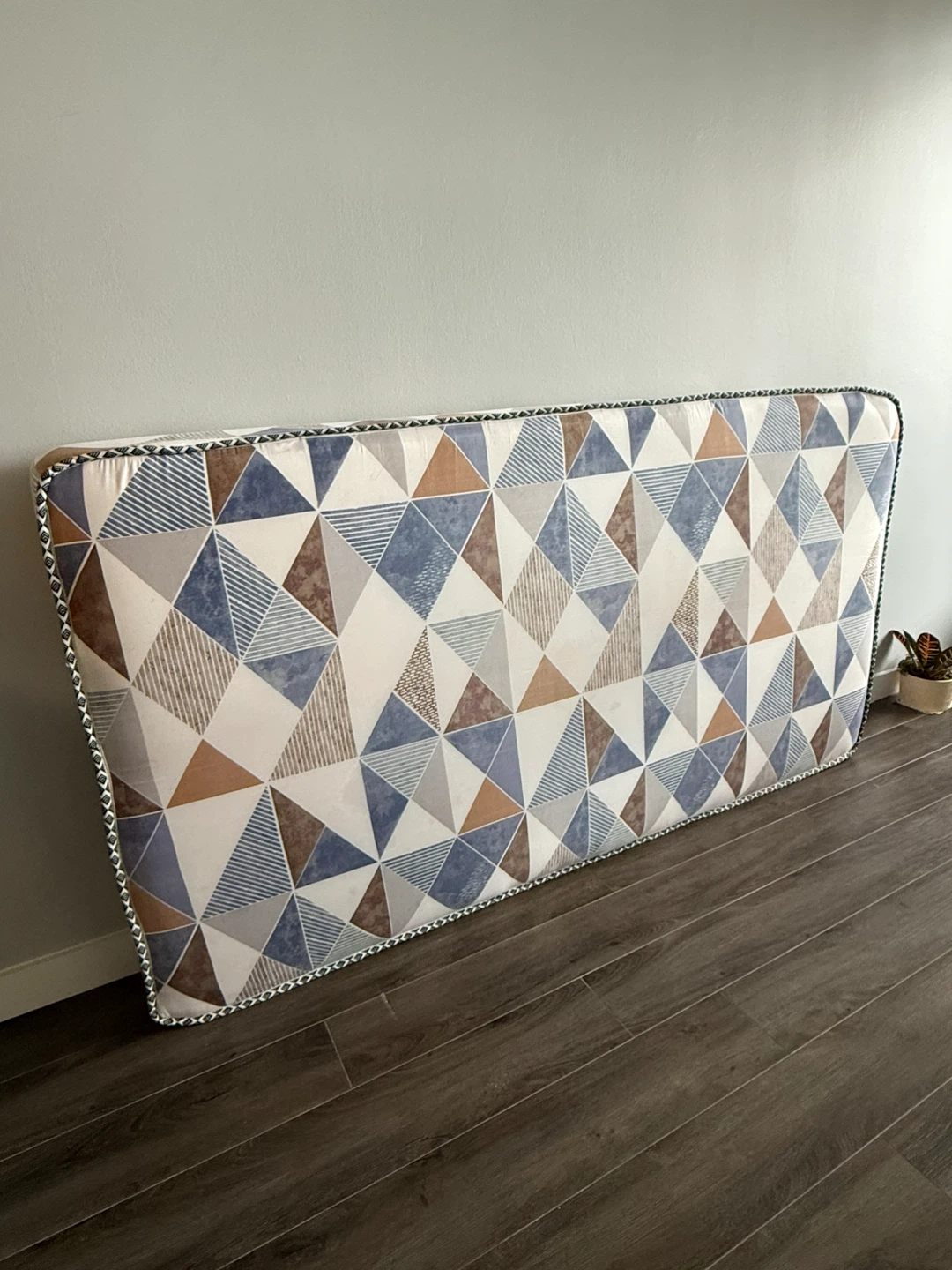 Geometric Pattern Twin Mattress