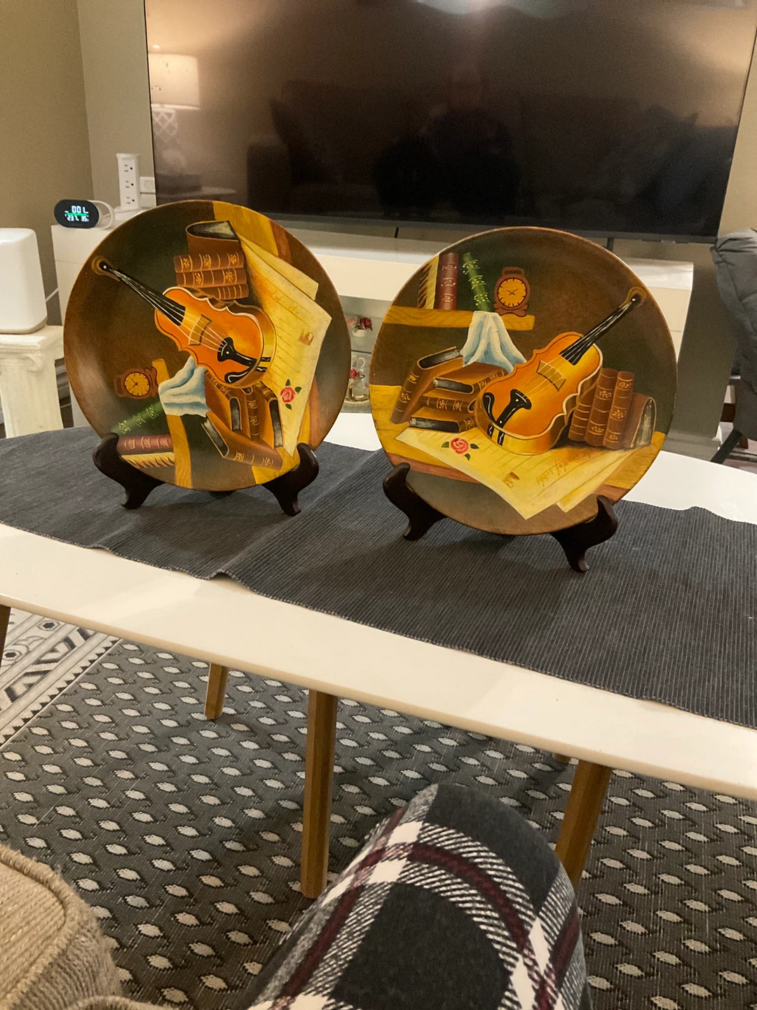 Set of 2 Decorative Plates with Musical Theme