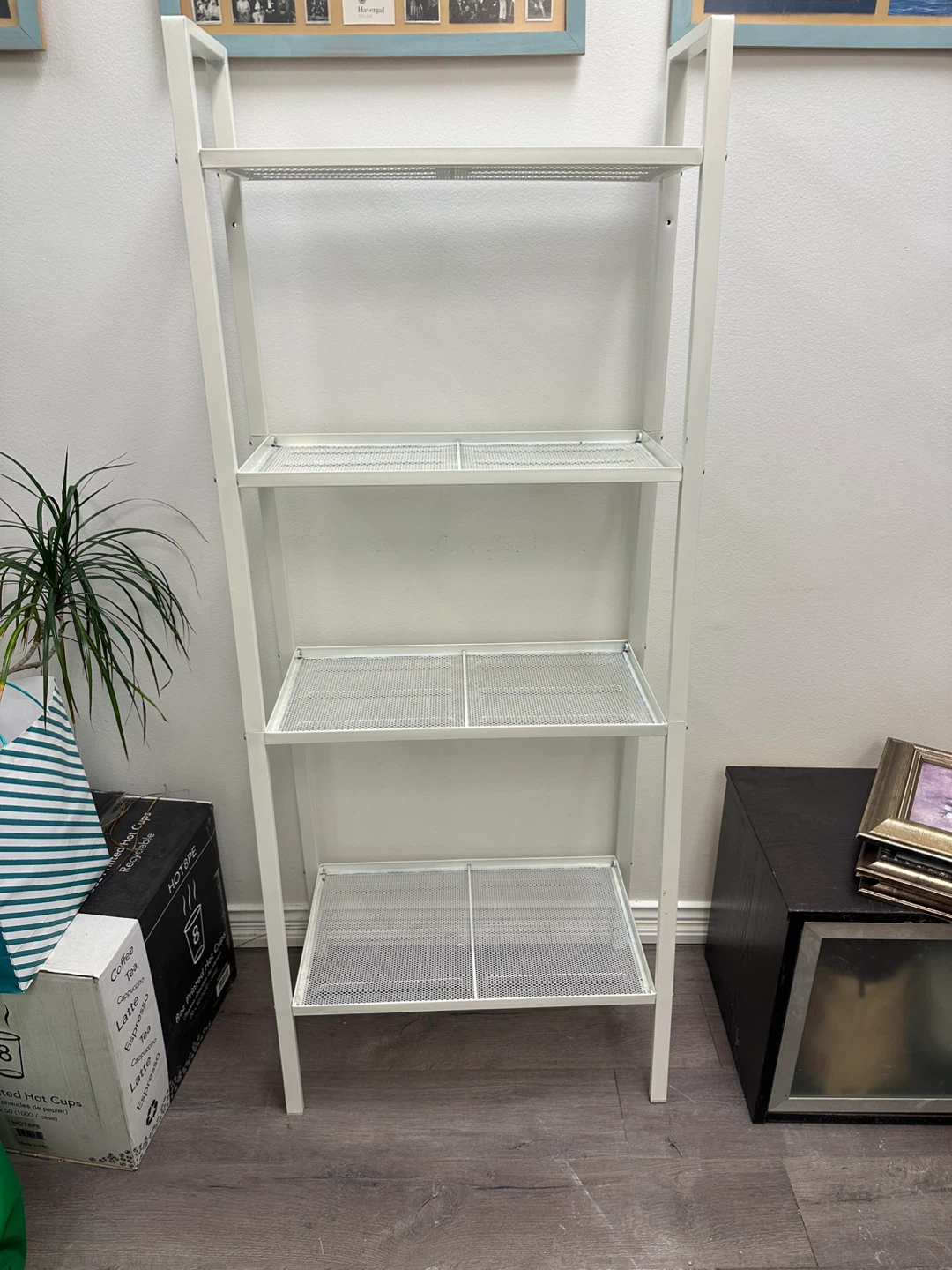 White Ladder Shelf with 4 Tiers