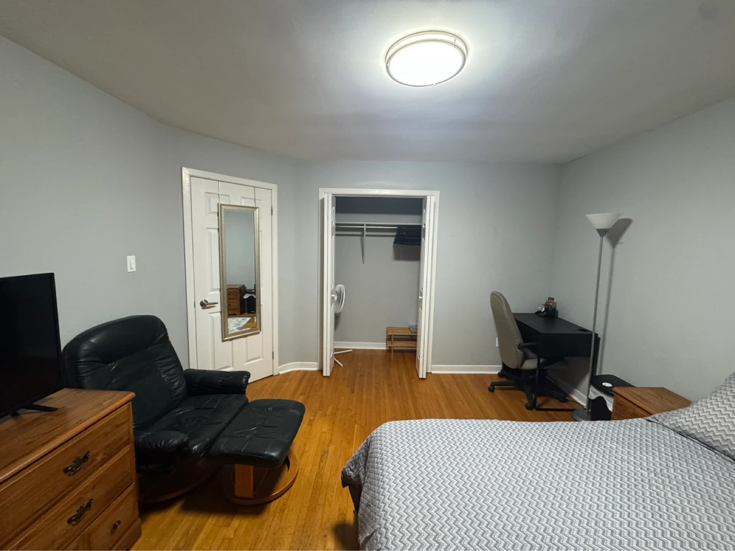 Private room for rent - photo 4
