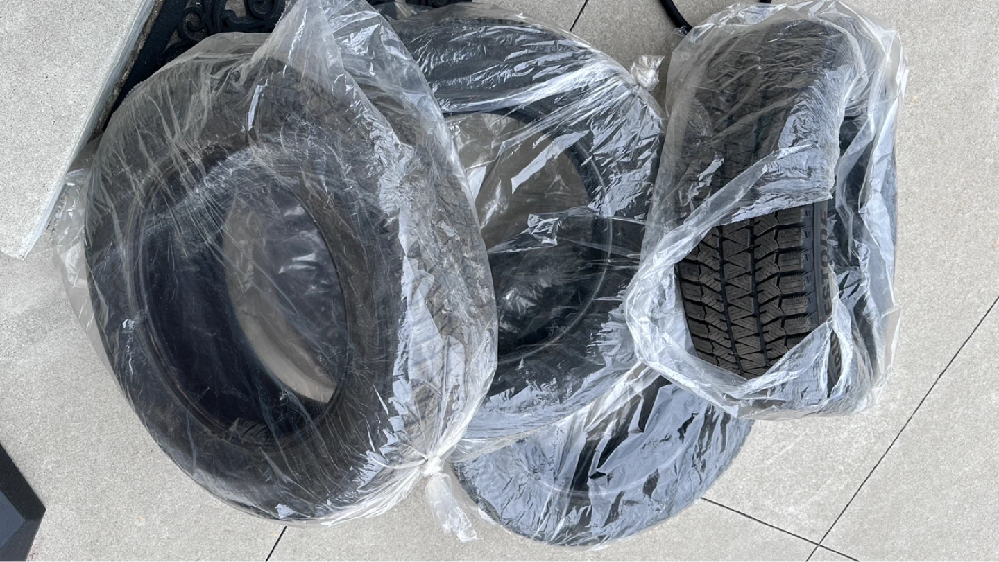 4x Bridgestone Blizzak WS90 Winter Tires P215/65R17