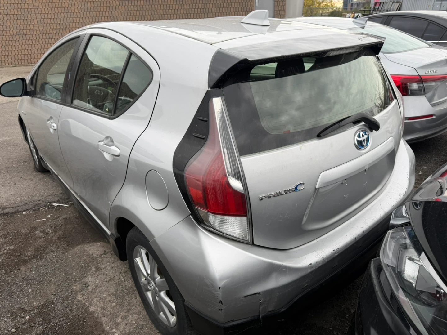 2017 Toyota Prius C Hybrid - photo 4
