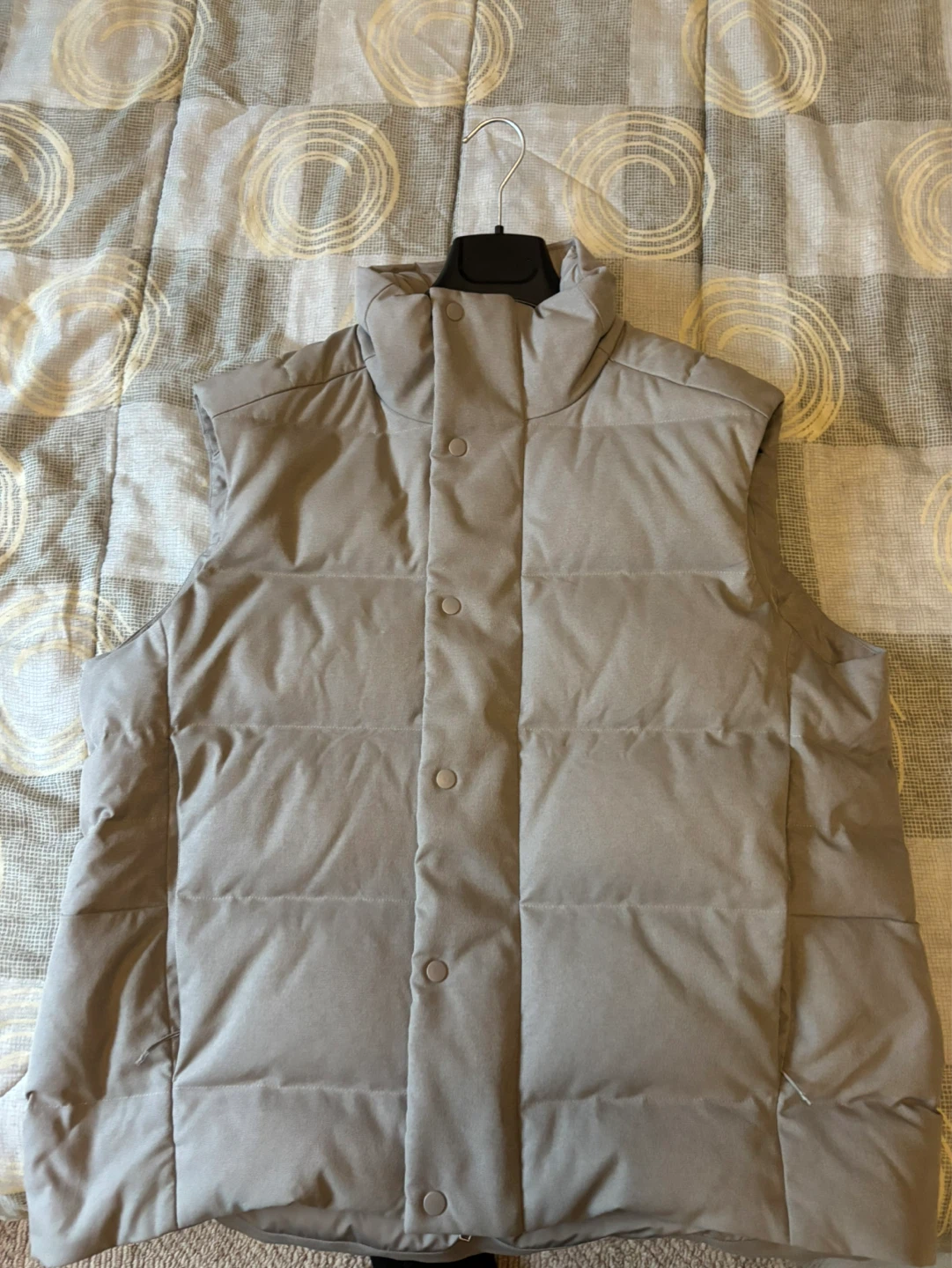 Men’s Lululemon Down Vest L/G Grey