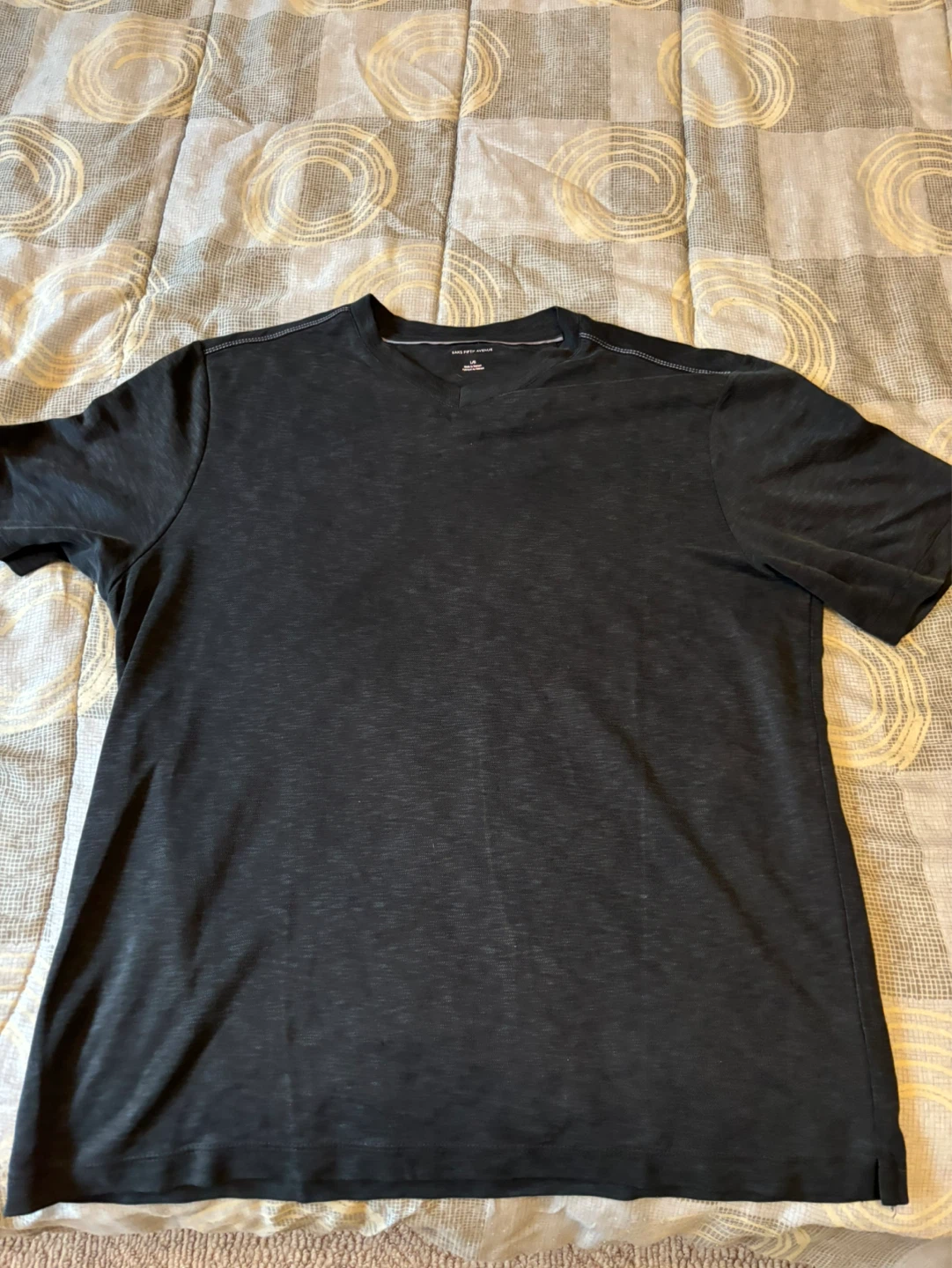 SAKS FIFTH AVENUE Black V-Neck T-Shirt - Size L