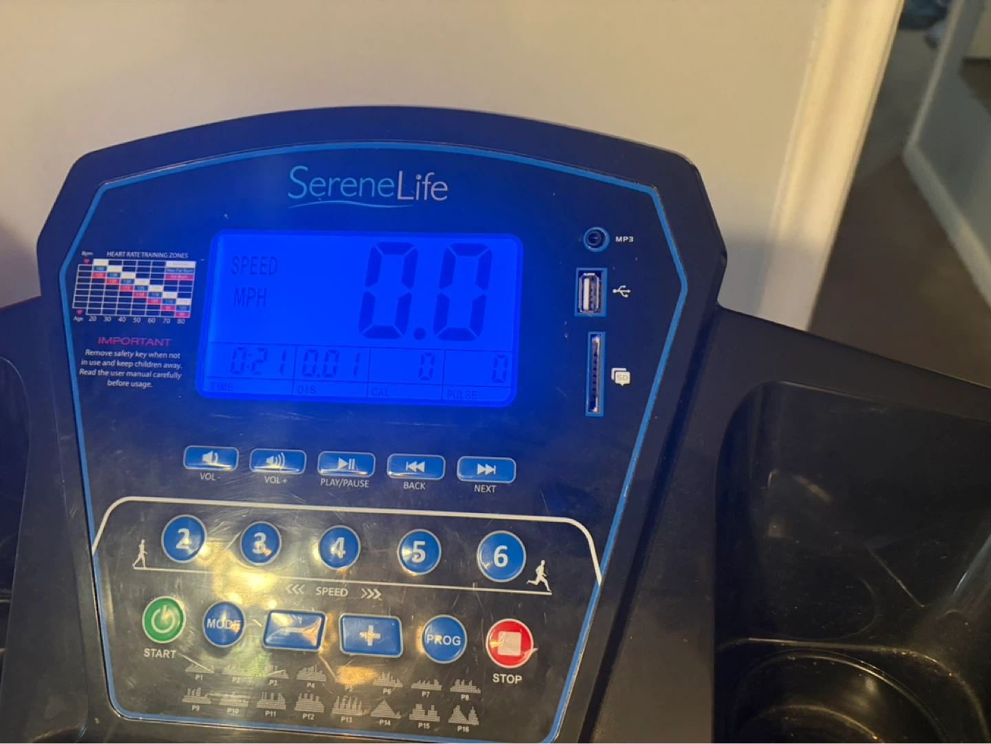 Free delivery used SereneLife Treadmill - photo 3
