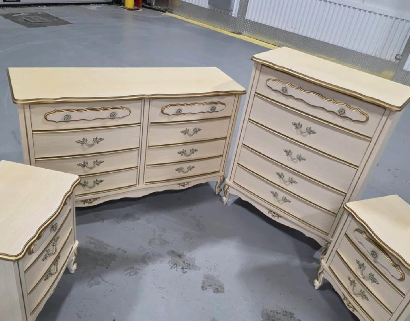 Vintage Bedroom Furniture Set - 5 Pieces - photo 3