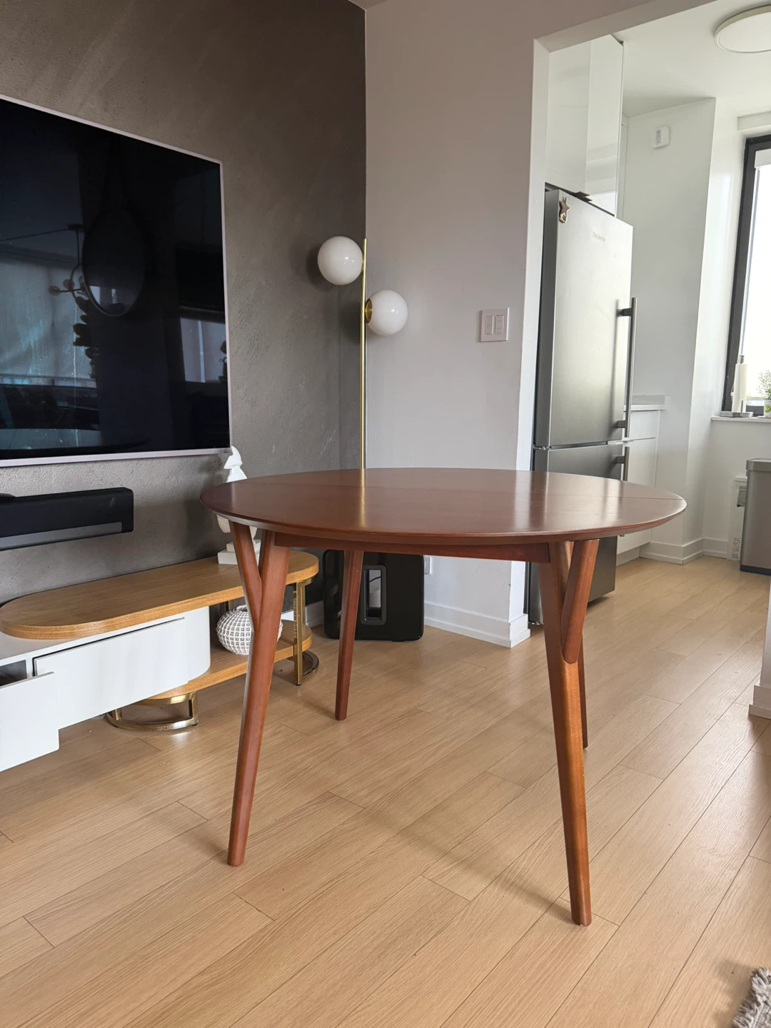 Dining table - photo 2
