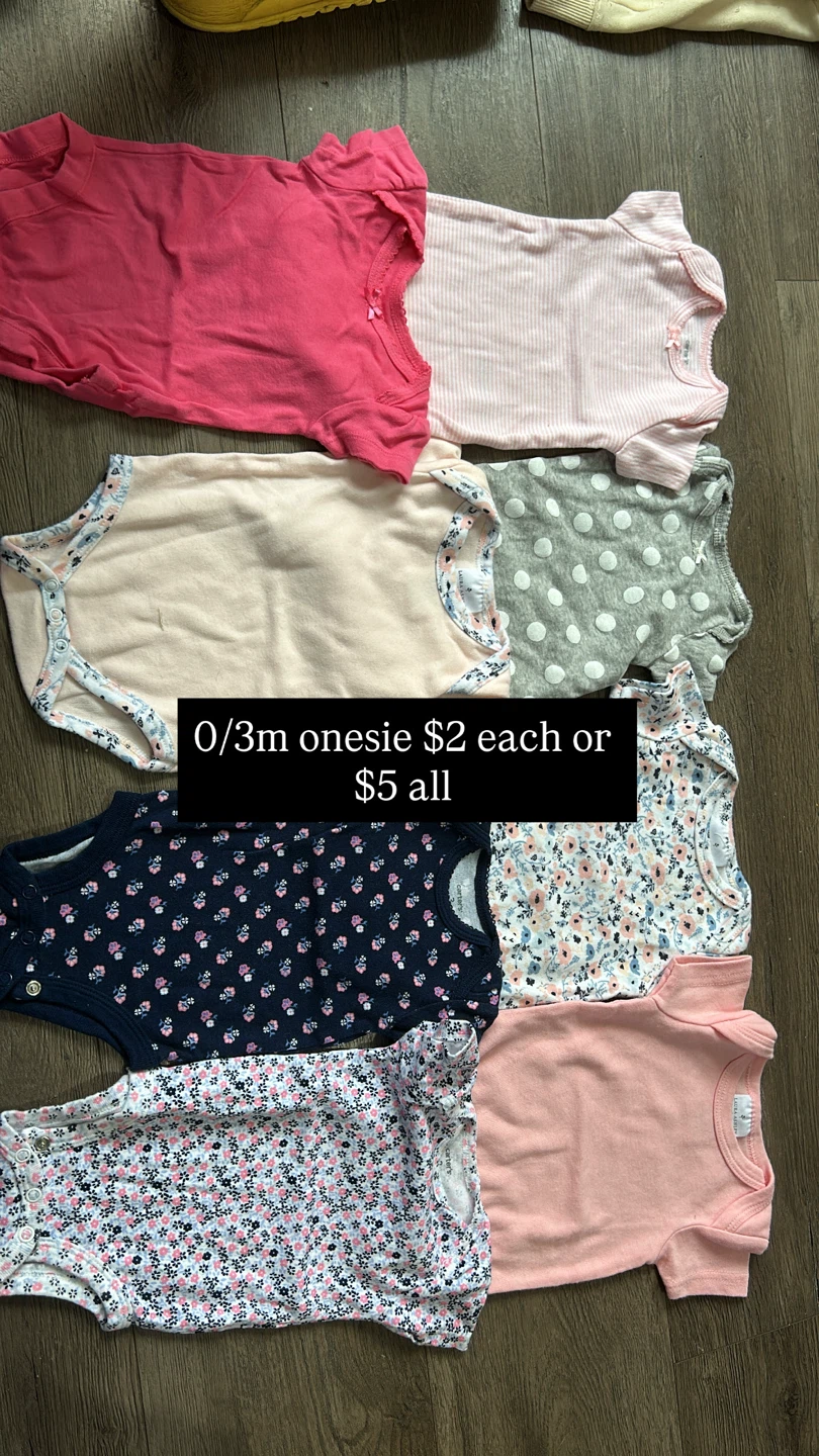 0-3m Baby Clothes Bundle - photo 5