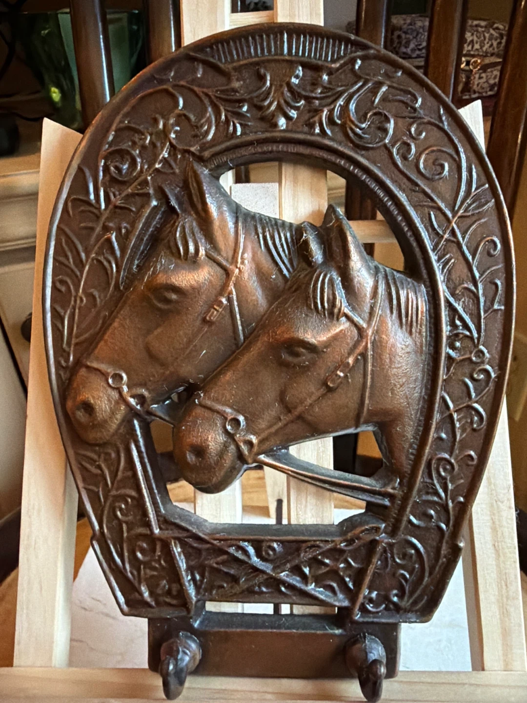 Vintage Bronze Toned Horse and Horseshoe Wall Hanger - photo 2
