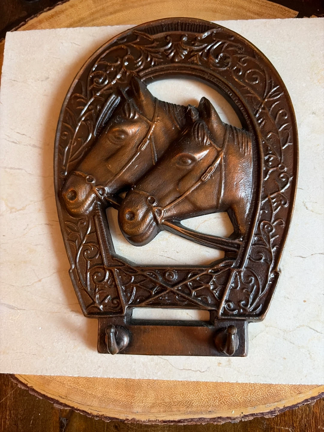 Vintage Bronze Toned Horse and Horseshoe Wall Hanger - photo 4
