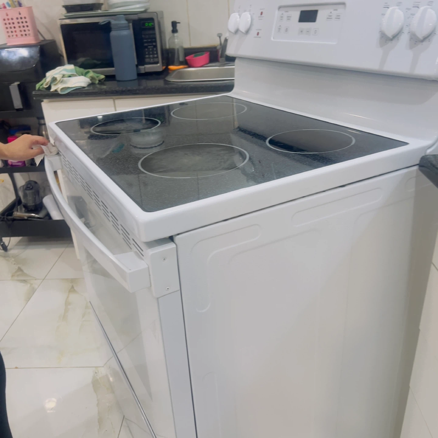 White Electric Stove with Oven - photo 5