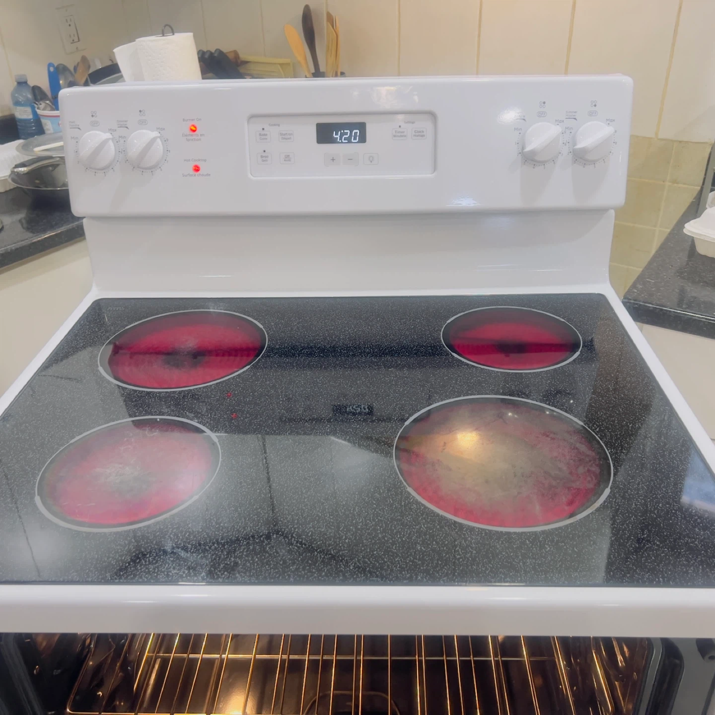 White Electric Stove with Oven - photo 2