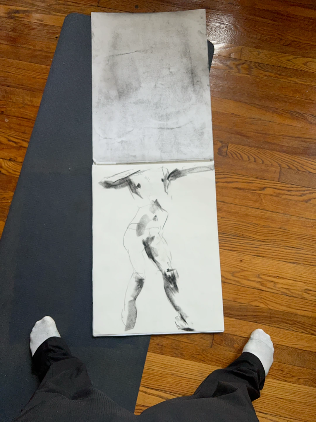 Figure Study - Original Charcoal Drawing - 18x24 - photo 3