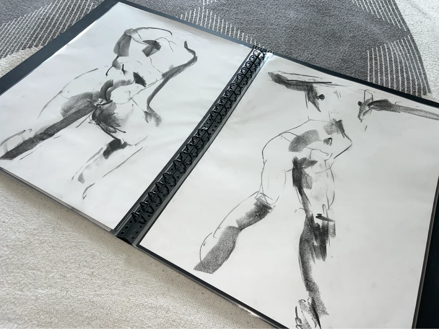 Figure Study - Original Charcoal Drawing - 18x24 - photo 4