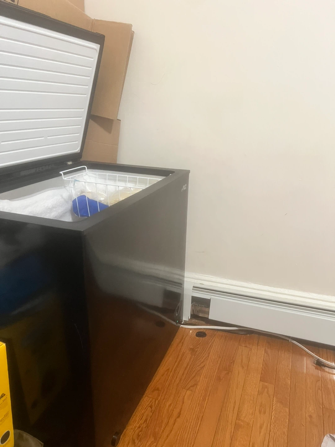 Arctic King Chest Freezer - photo 2