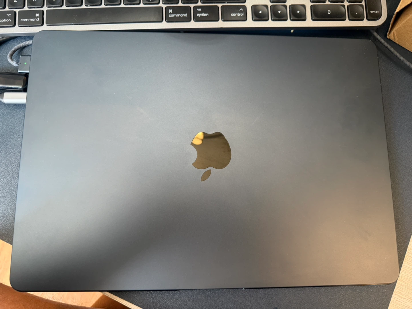 Macbook Air M2 15" 16gb/512GB - Broken Display (ai/parts) - photo 4