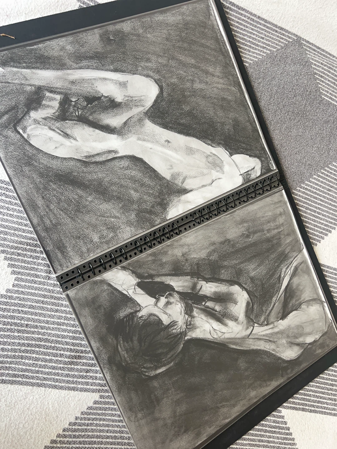 Figure Study - Original Charcoal Drawing - 18x24 - photo 3