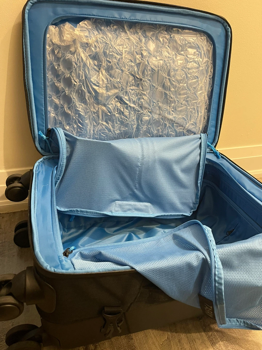 TASSKI Luggage - photo 3