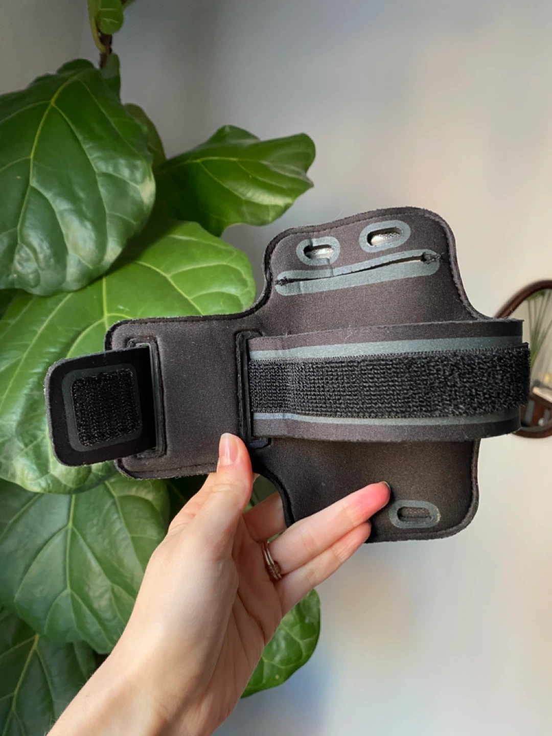 Black Armband Phone Holder - photo 4