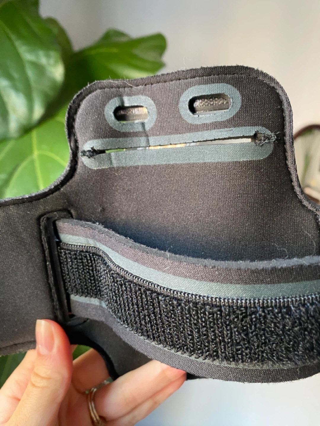 Black Armband Phone Holder - photo 3