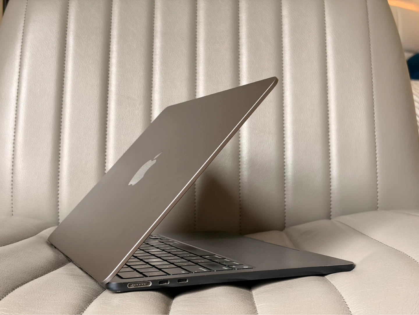 MacBook Air 13-inch (M2, 2022) — 8GB / 250GB - photo 4
