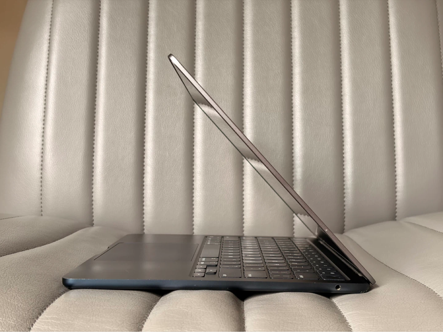 MacBook Air 13-inch (M2, 2022) — 8GB / 250GB - photo 5