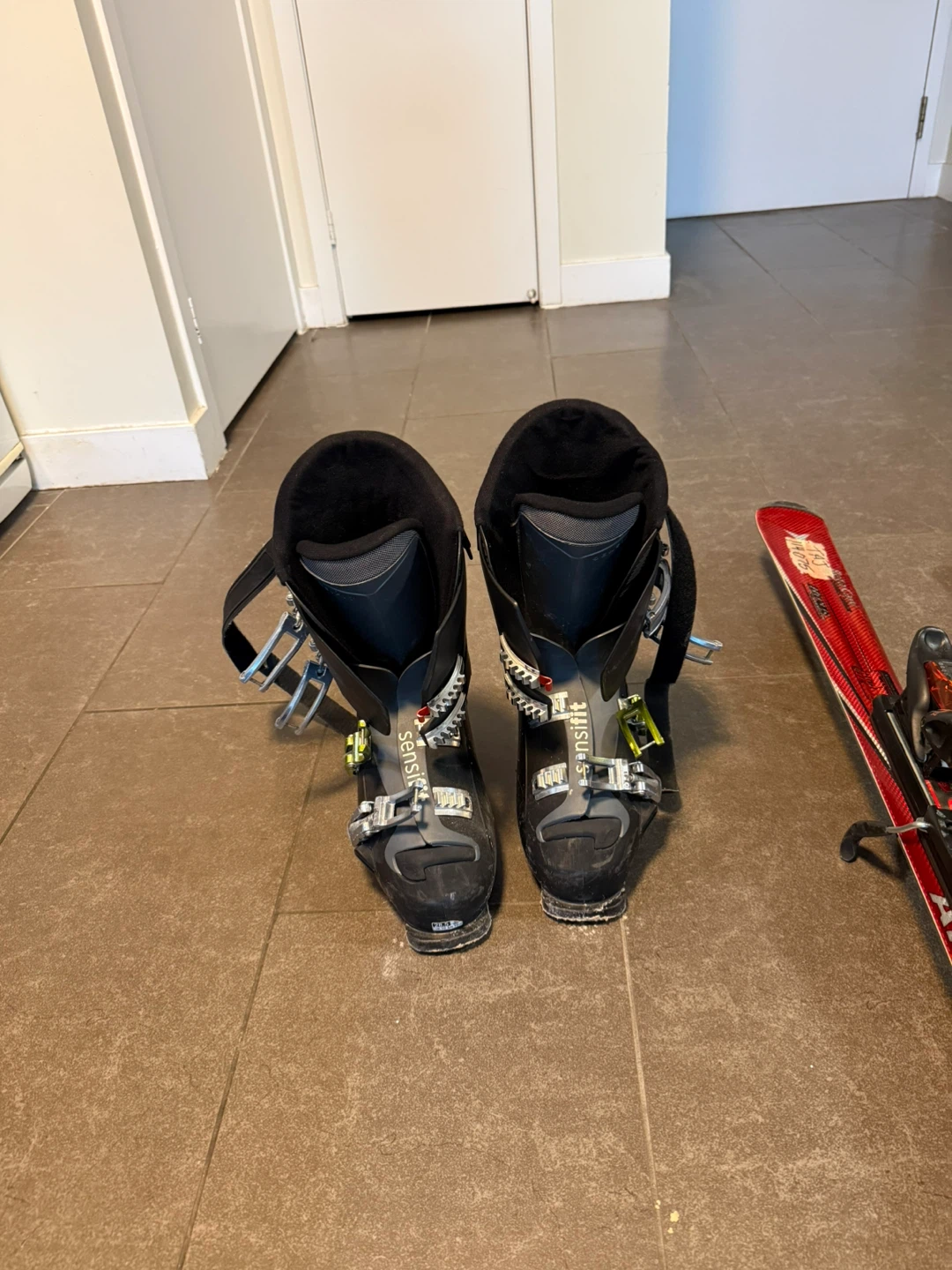 Atomic C9 Skis with Salomon Ski Bag and Boots - photo 3