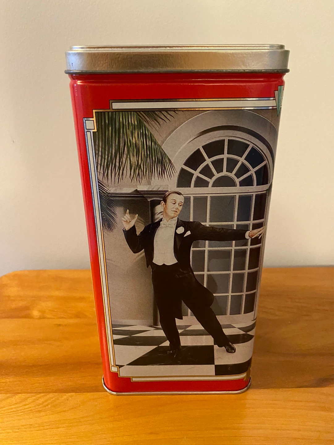 2 Vintage “Christie’s” Tins - photo 2