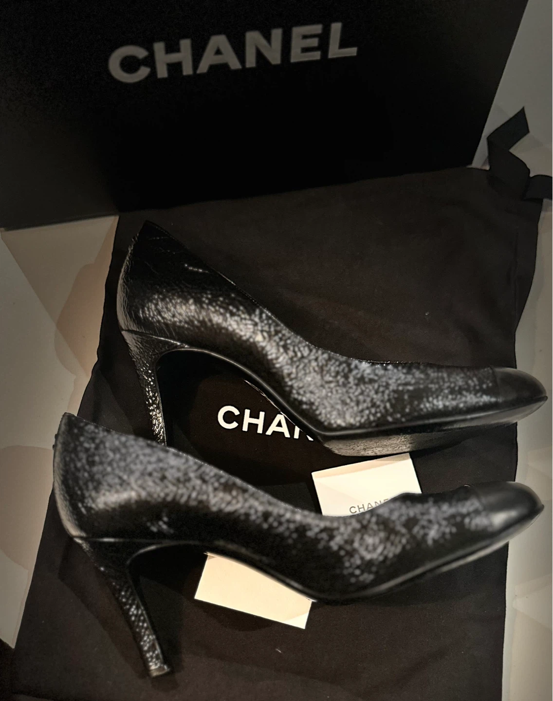 CHANEL Black Patent Leather Cap Toe Heels - photo 4