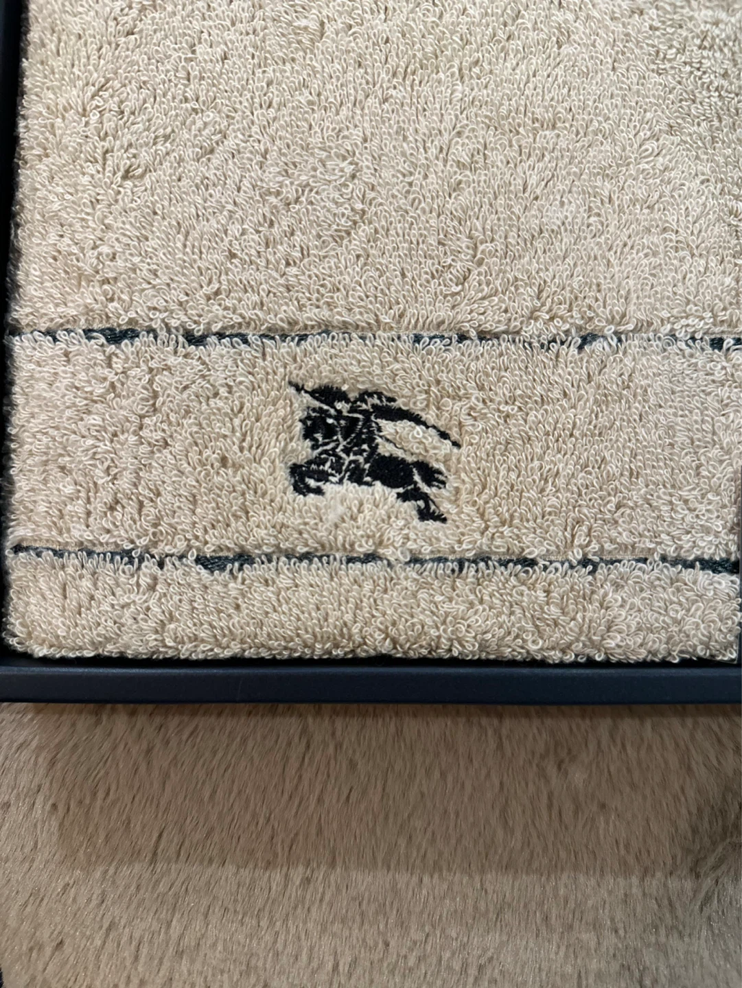 Burberry Face and Wash Towel Set - photo 4