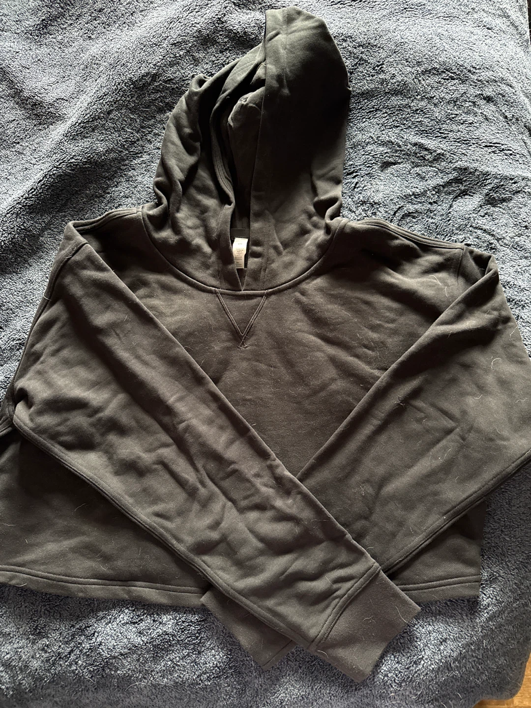 Lululemon Black Cropped Hoodie