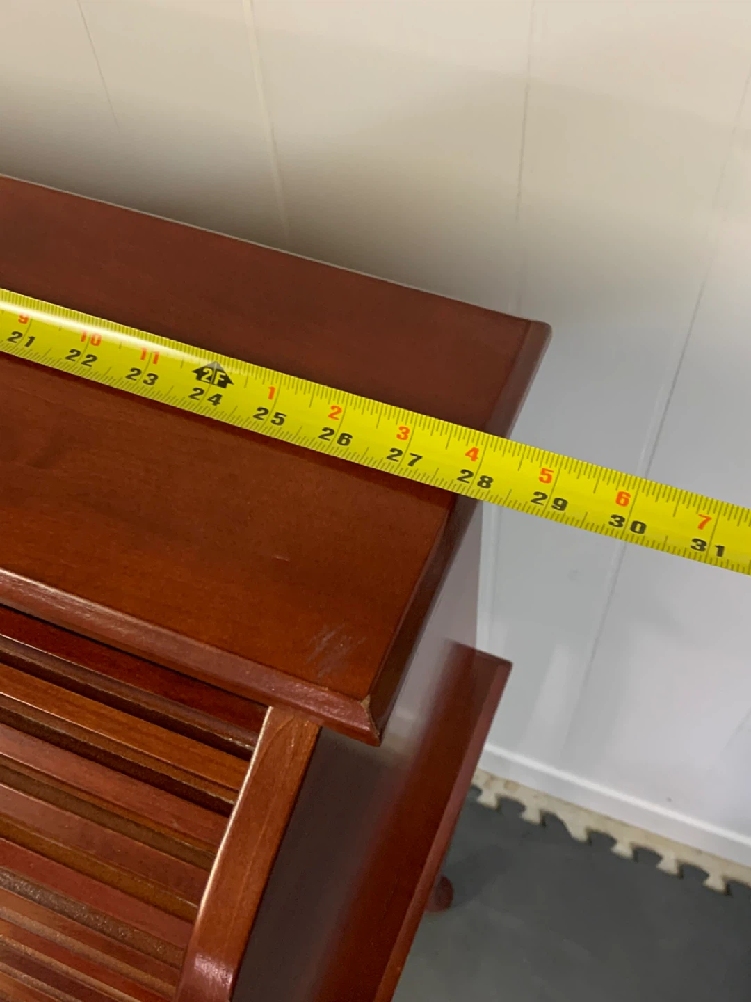 Desk - photo 5
