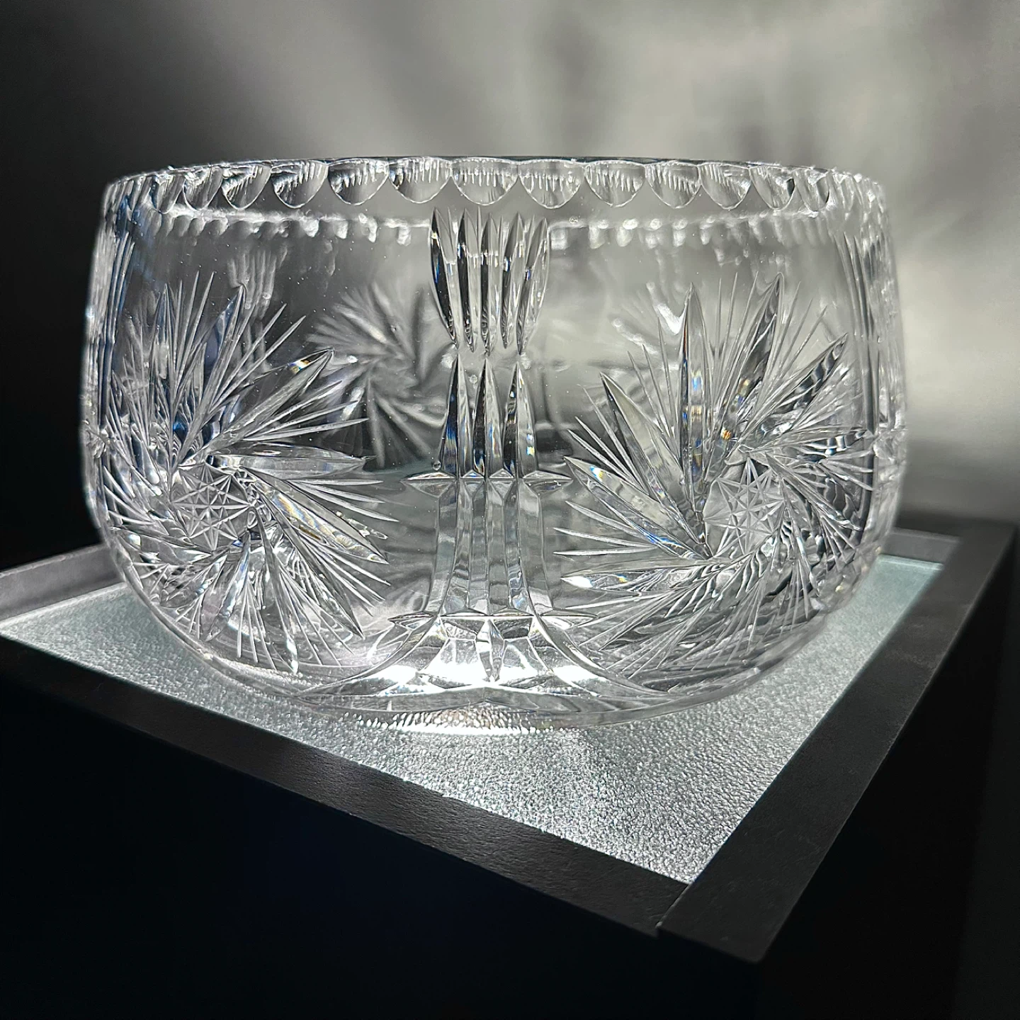 Large vintage Czech crystal fruit bowl - photo 3