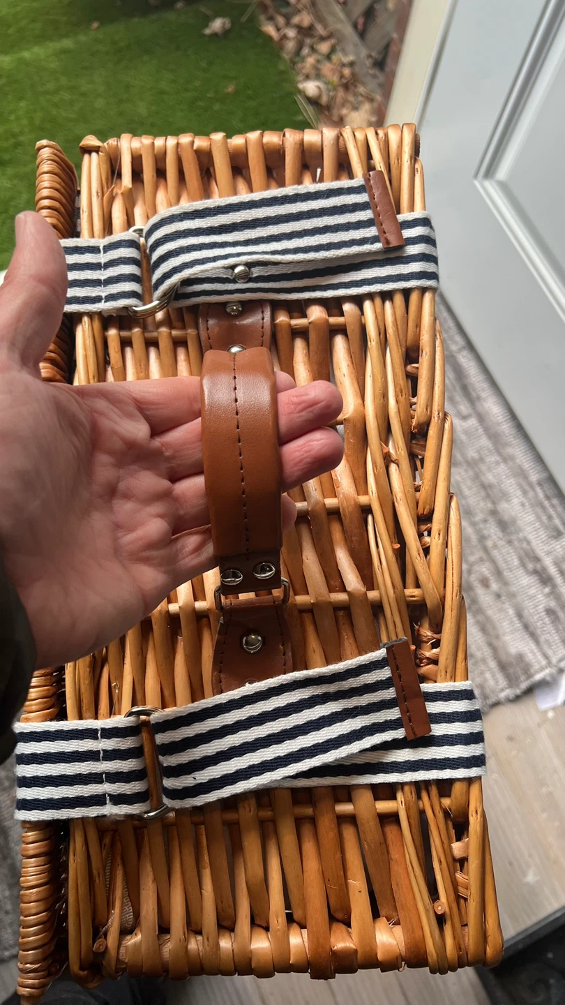 Wicker Picnic Basket with Insulated Cooler - photo 4