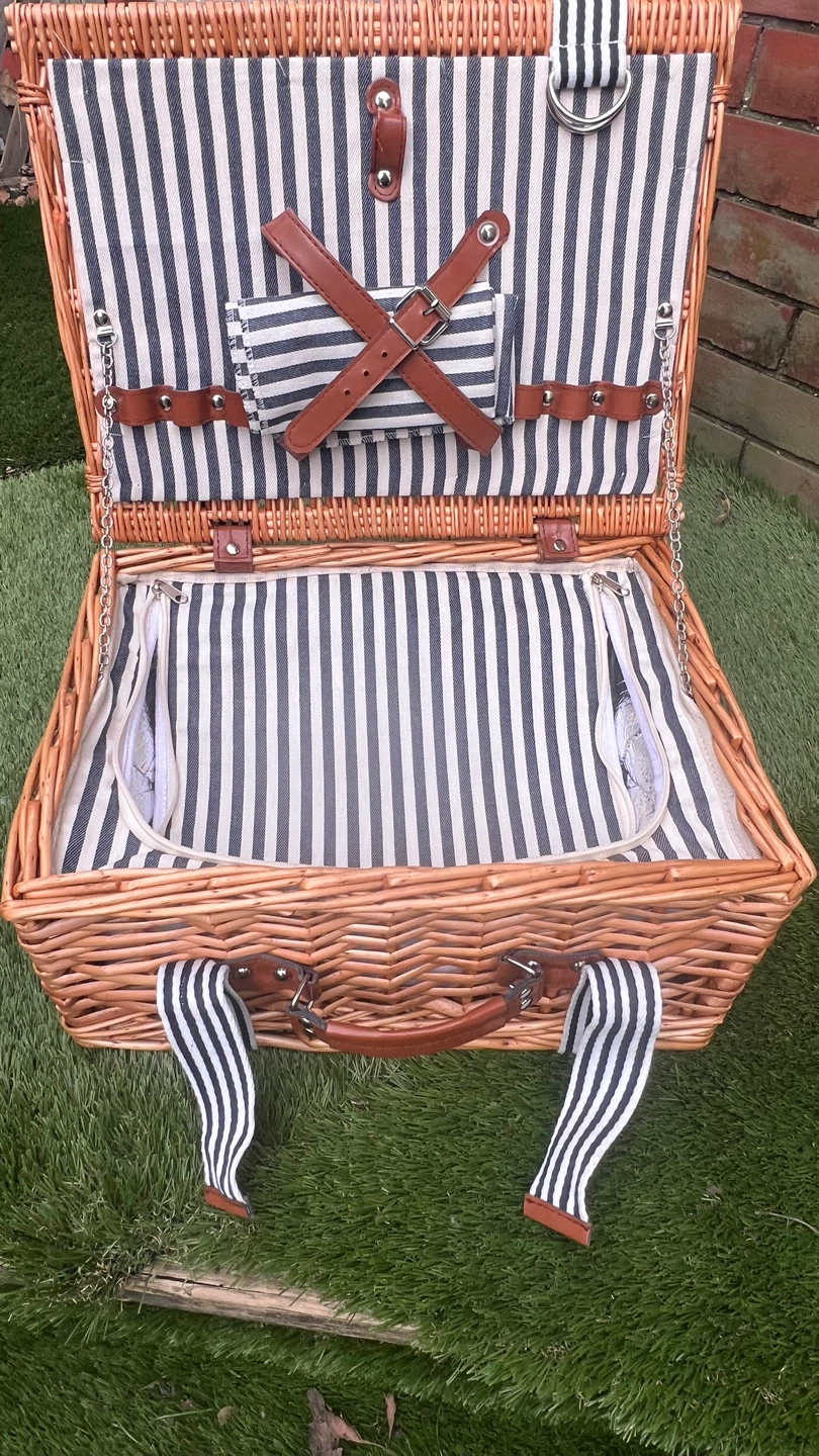 Wicker Picnic Basket with Insulated Cooler - photo 2