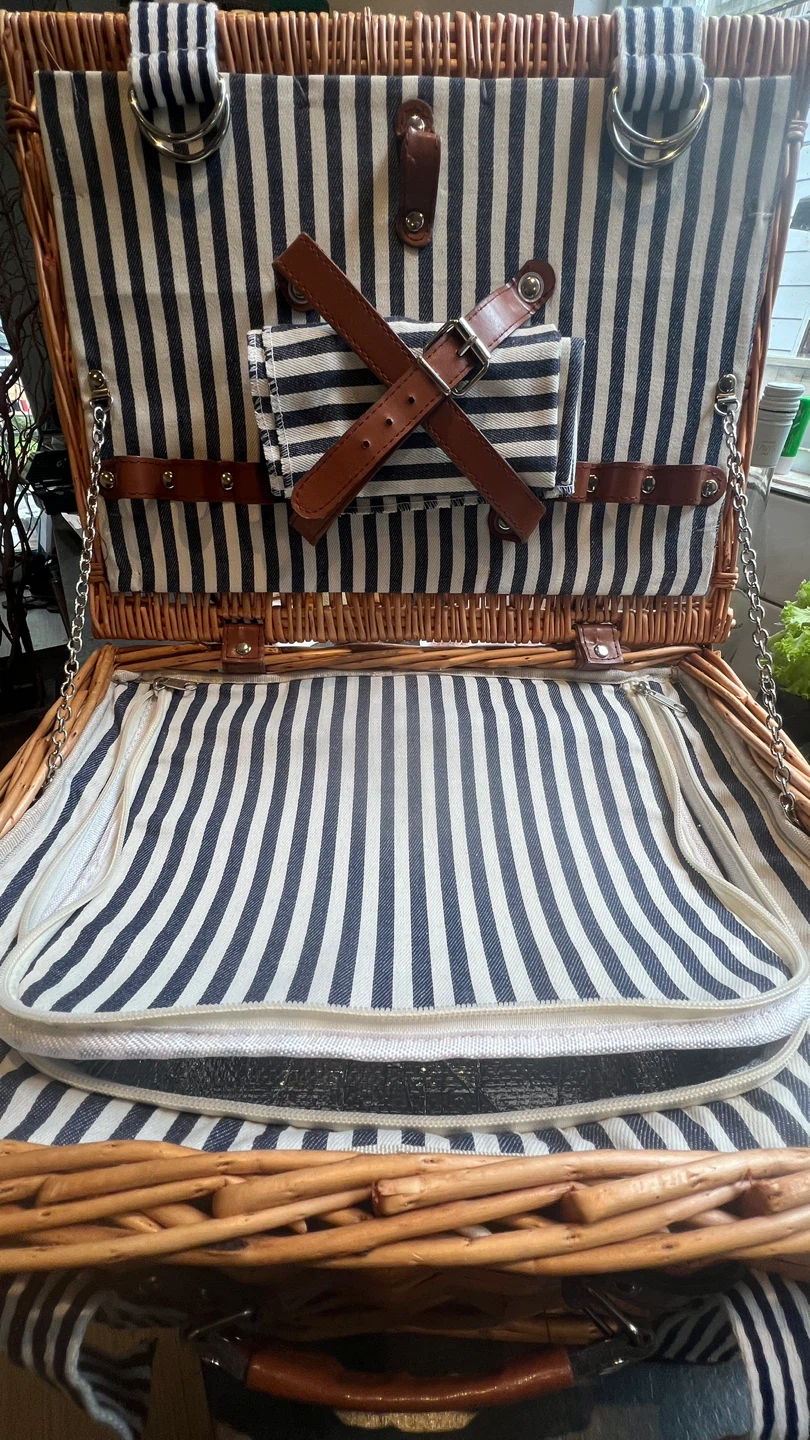 Wicker Picnic Basket with Insulated Cooler - photo 3